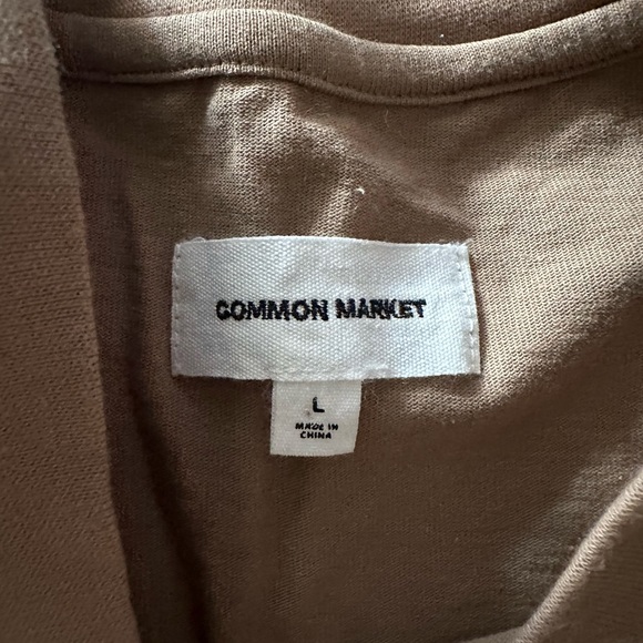 Common Market boxy tee- size large - Picture 2 of 2